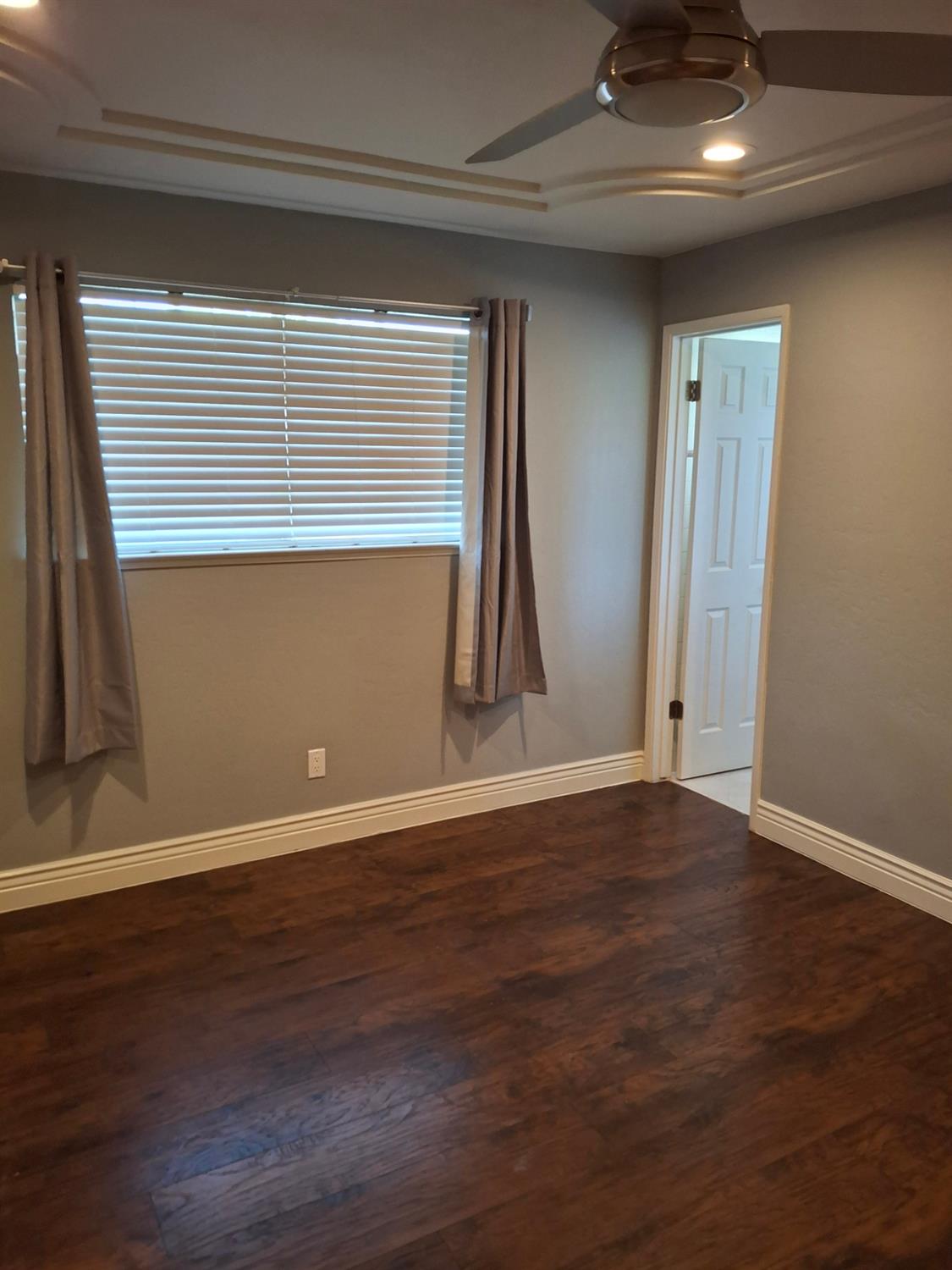 4550 N Holt Ave, Fresno, CA 93705