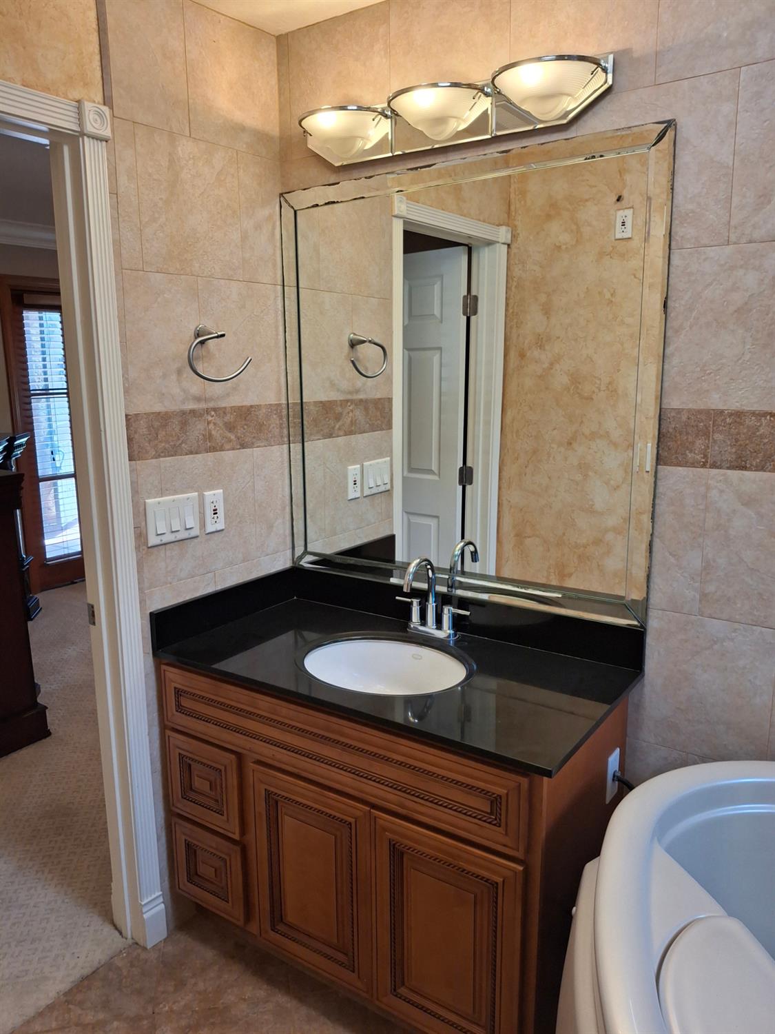 4550 N Holt Ave, Fresno, CA 93705