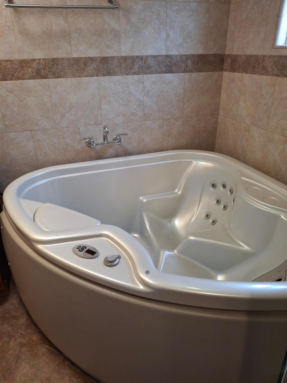 4550 N Holt Ave, Fresno, CA 93705