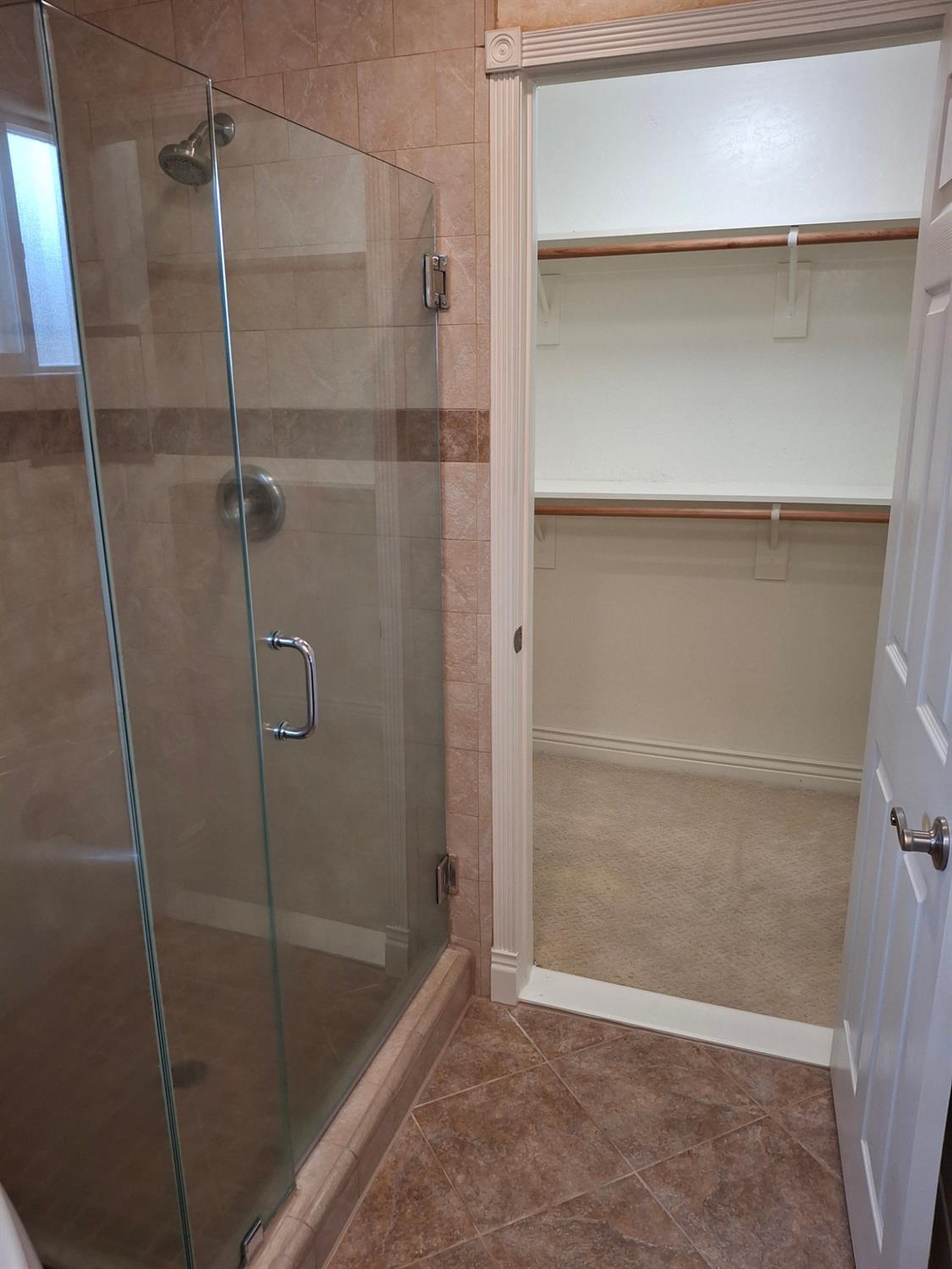 4550 N Holt Ave, Fresno, CA 93705