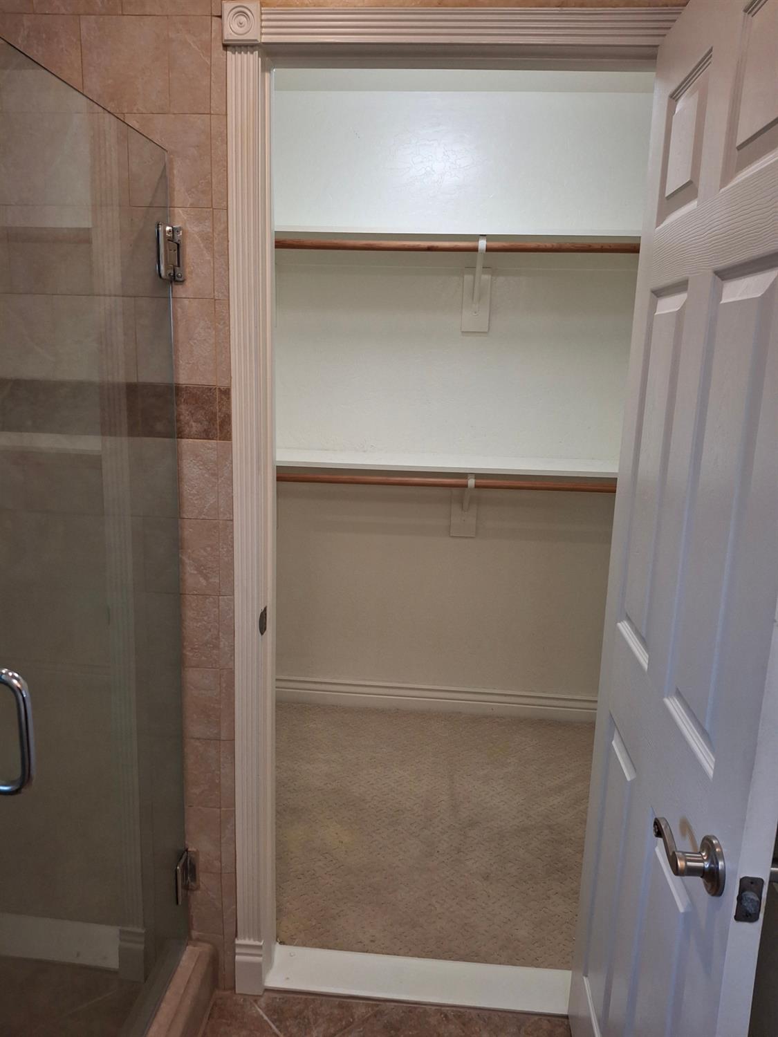 4550 N Holt Ave, Fresno, CA 93705