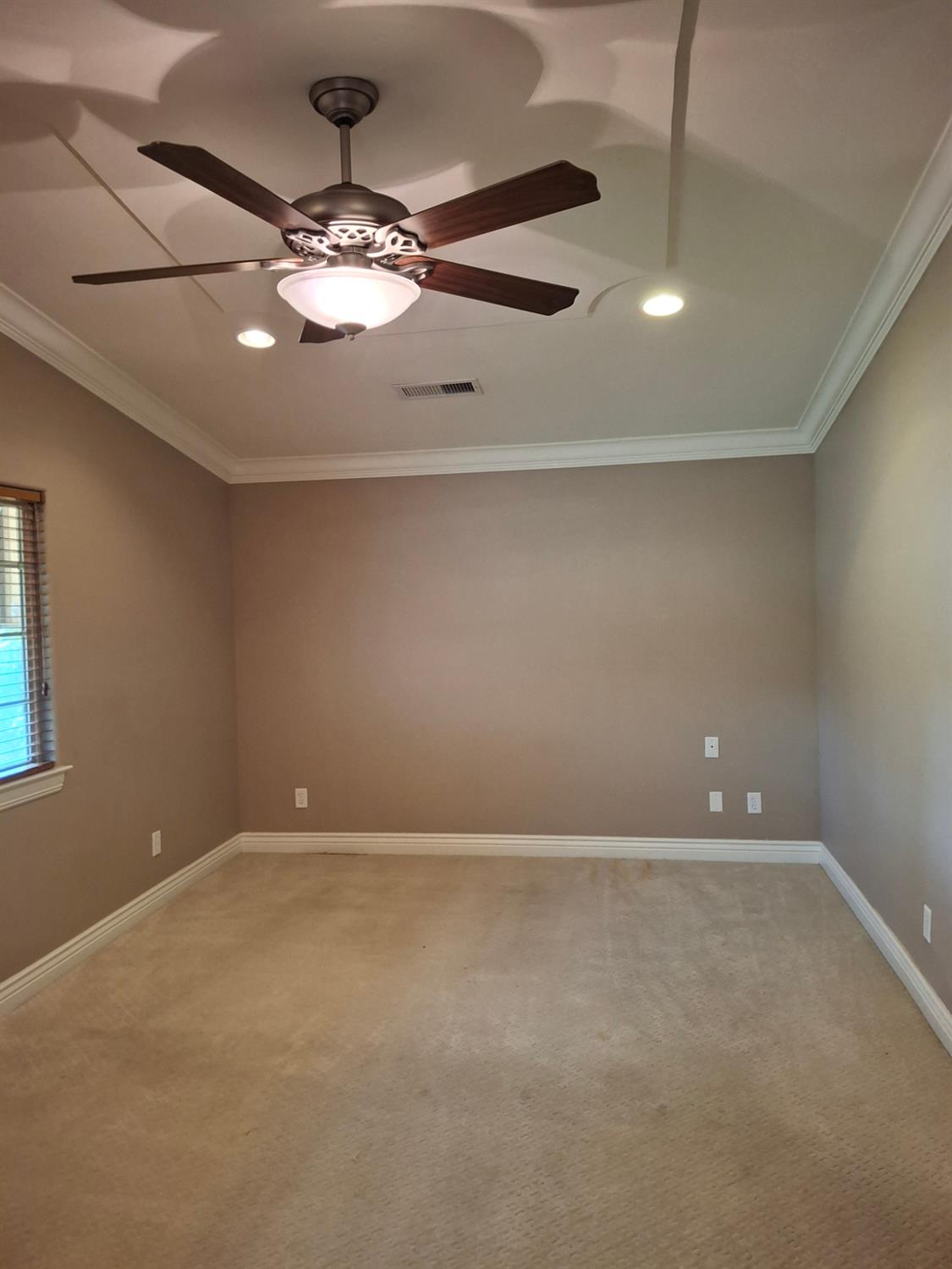 4550 N Holt Ave, Fresno, CA 93705