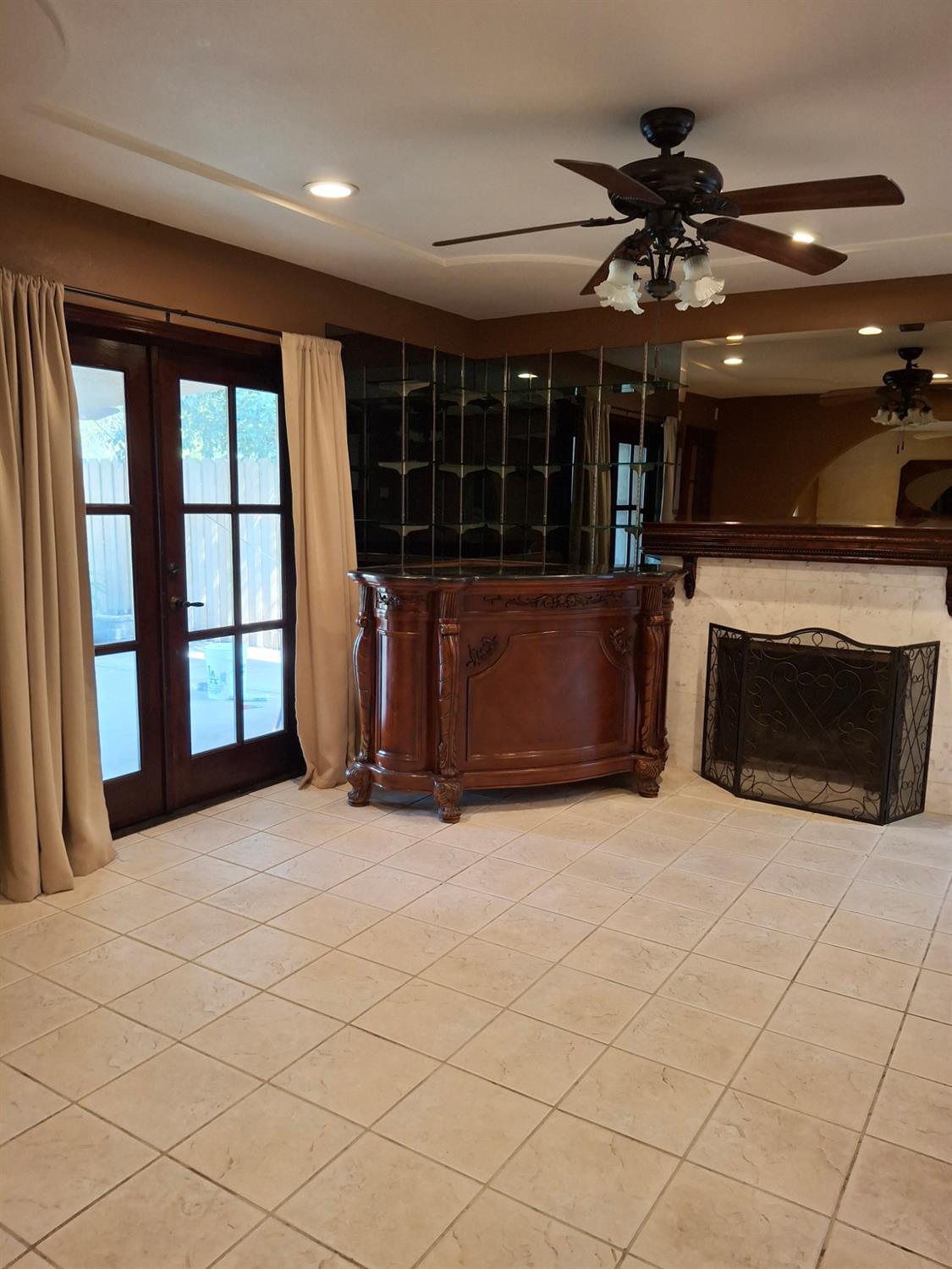 4550 N Holt Ave, Fresno, CA 93705