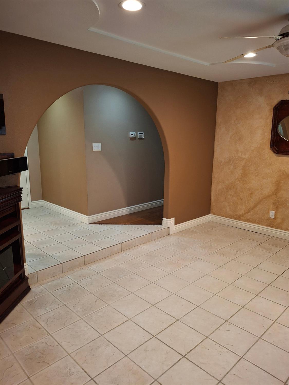 4550 N Holt Ave, Fresno, CA 93705