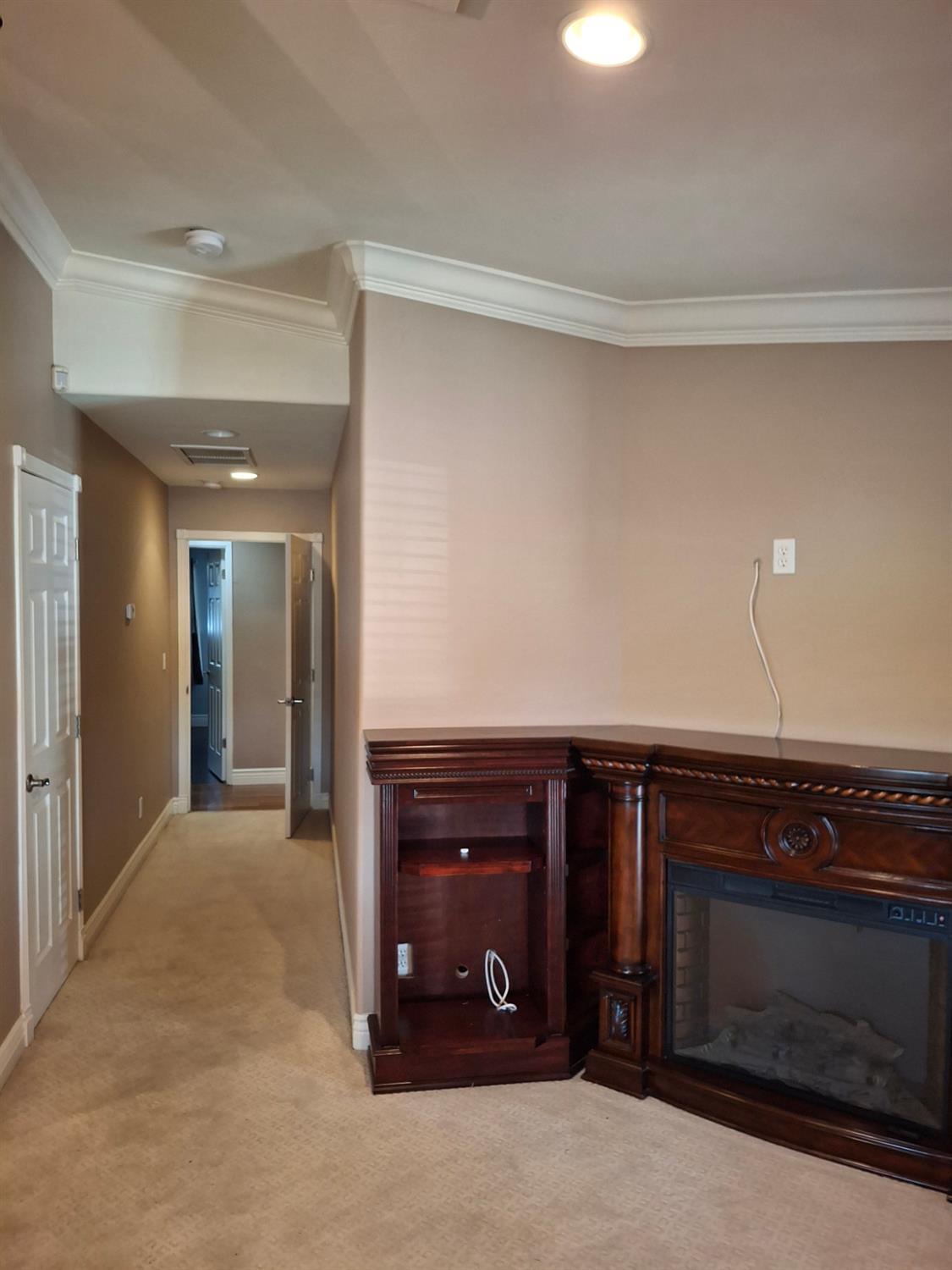 4550 N Holt Ave, Fresno, CA 93705