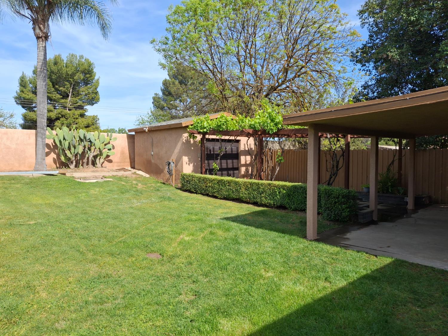 4550 N Holt Ave, Fresno, CA 93705