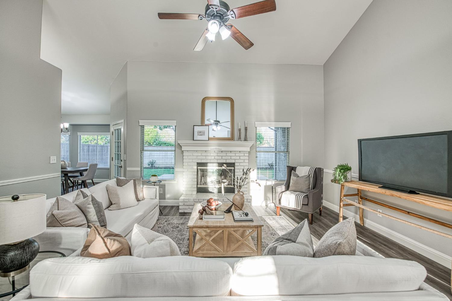 9882 N Meridian Ave, Fresno, CA 93720