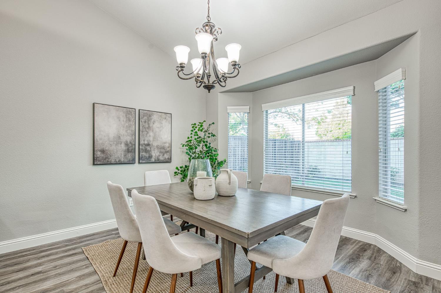 9882 N Meridian Ave, Fresno, CA 93720