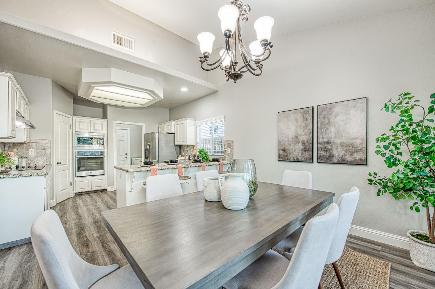 9882 N Meridian Ave, Fresno, CA 93720