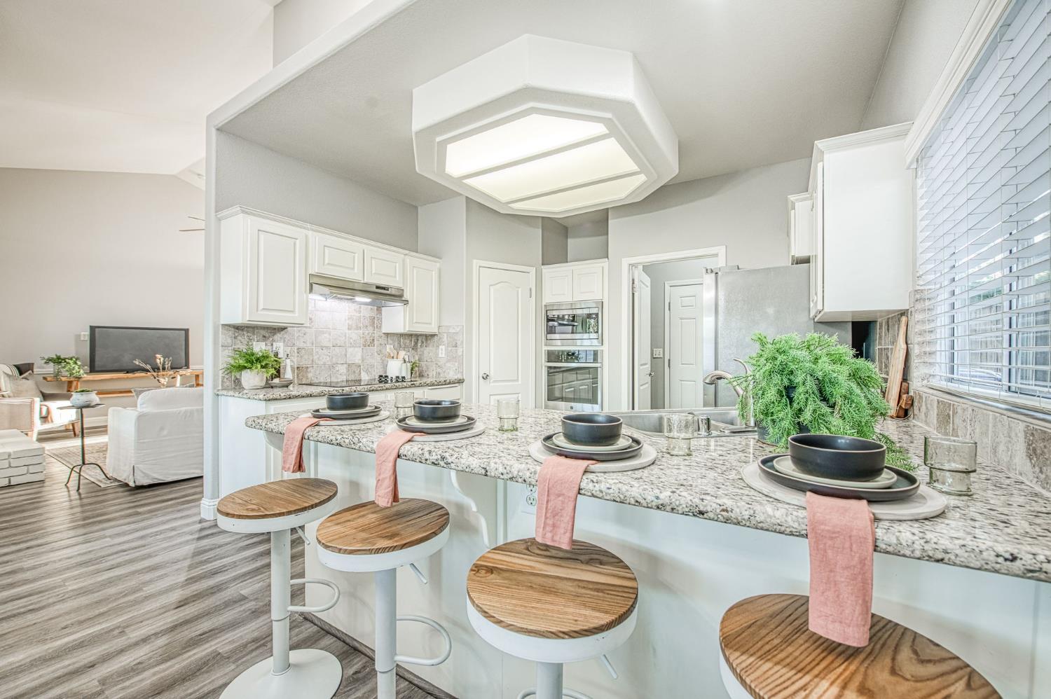 9882 N Meridian Ave, Fresno, CA 93720