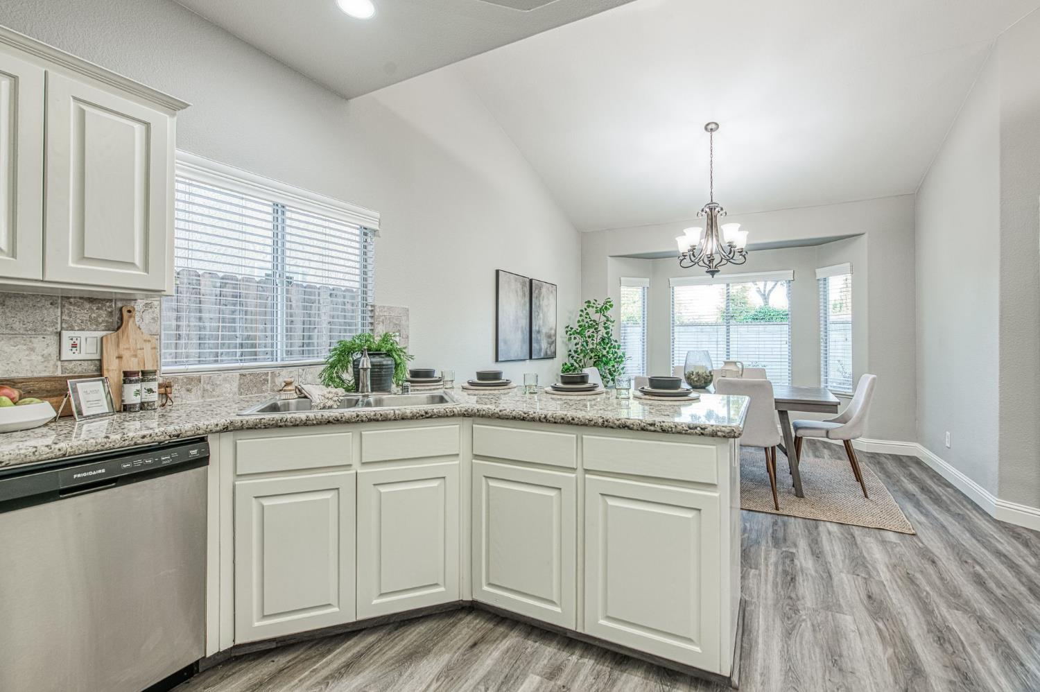 9882 N Meridian Ave, Fresno, CA 93720