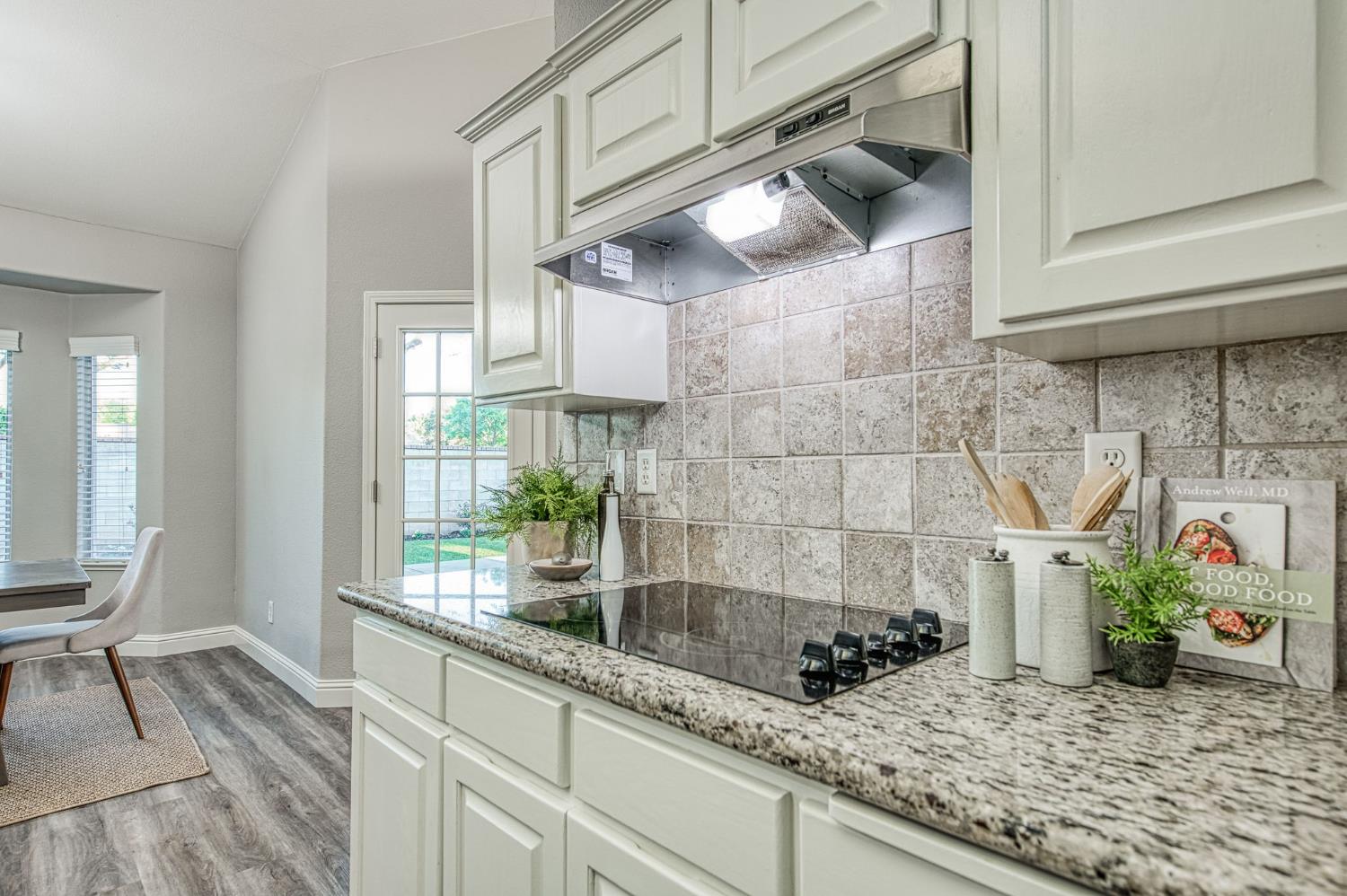 9882 N Meridian Ave, Fresno, CA 93720