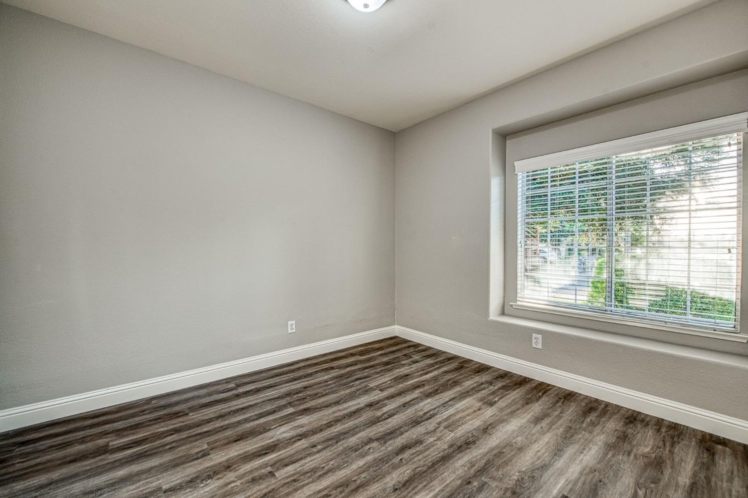 9882 N Meridian Ave, Fresno, CA 93720