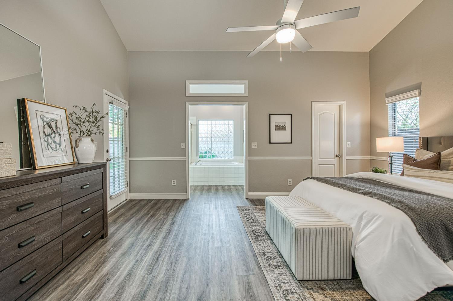 9882 N Meridian Ave, Fresno, CA 93720