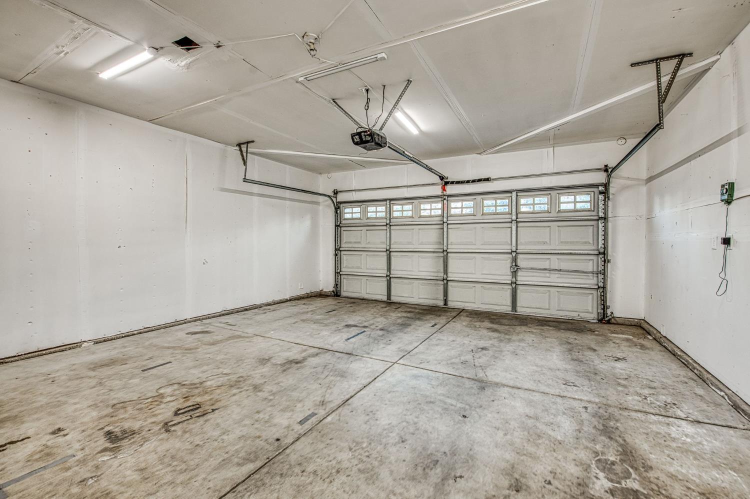 9882 N Meridian Ave, Fresno, CA 93720