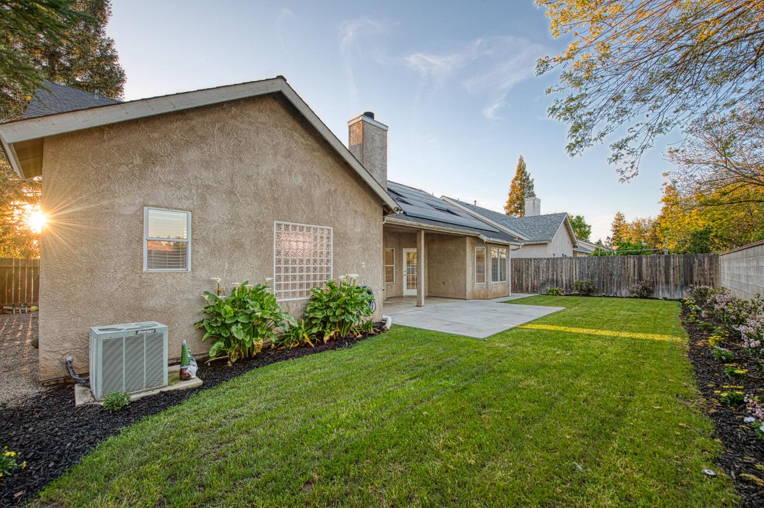 9882 N Meridian Ave, Fresno, CA 93720