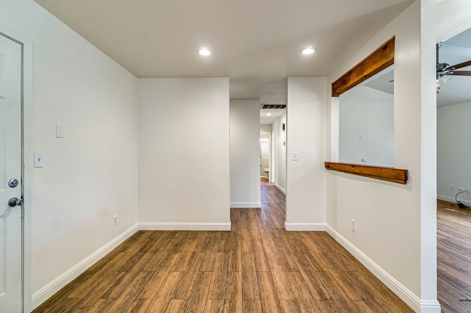 546 W Swift Ave, Clovis, CA 93612