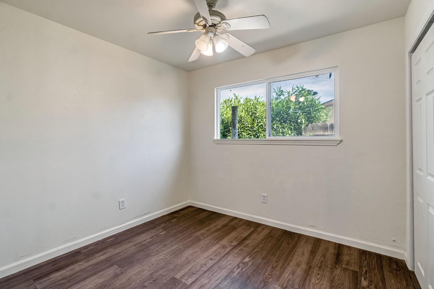 546 W Swift Ave, Clovis, CA 93612