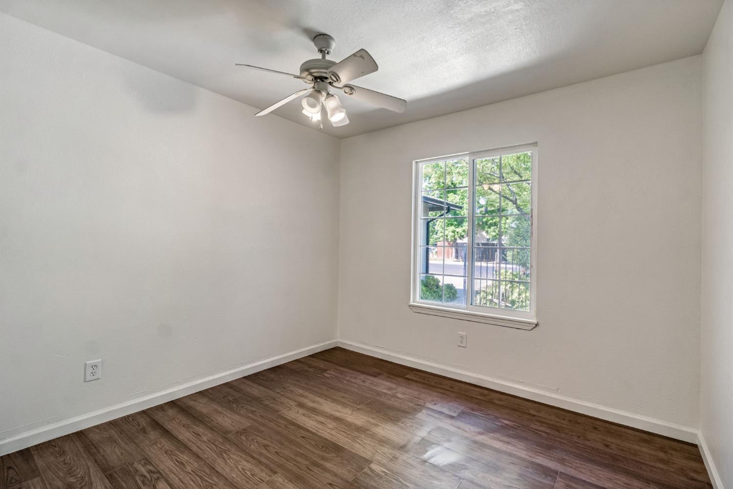 546 W Swift Ave, Clovis, CA 93612