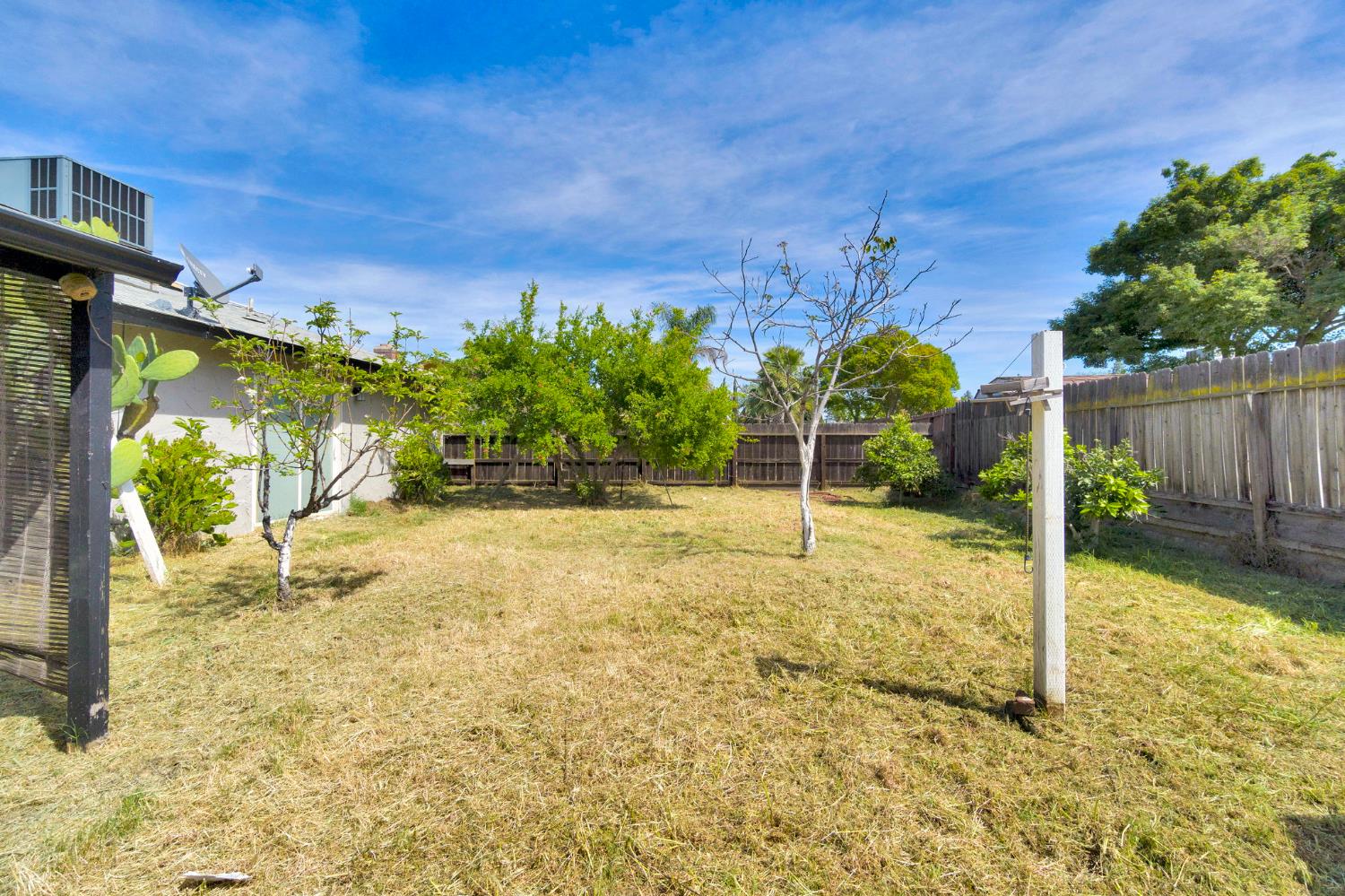 546 W Swift Ave, Clovis, CA 93612