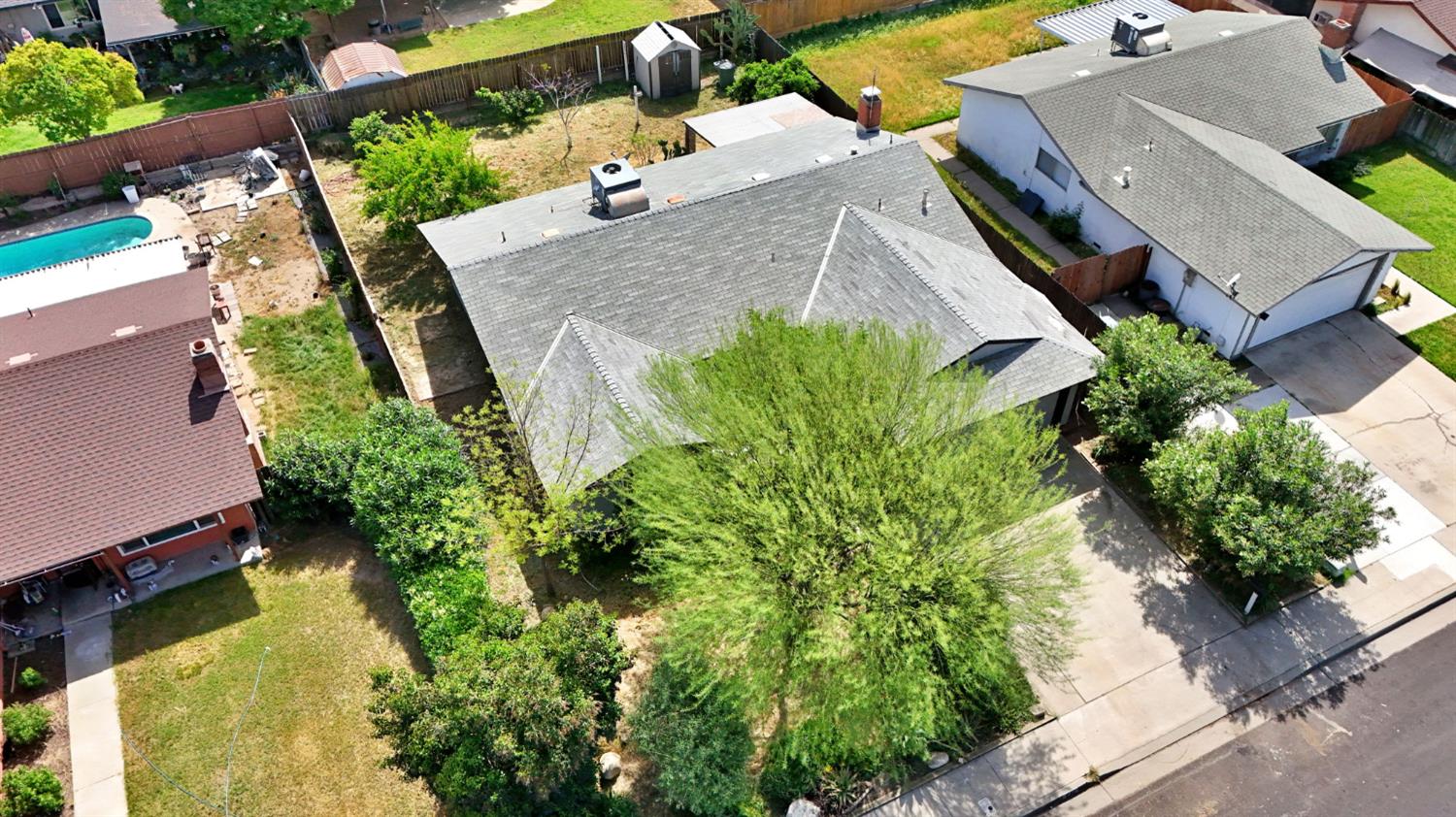 546 W Swift Ave, Clovis, CA 93612