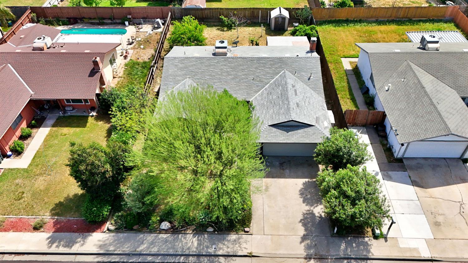 546 W Swift Ave, Clovis, CA 93612