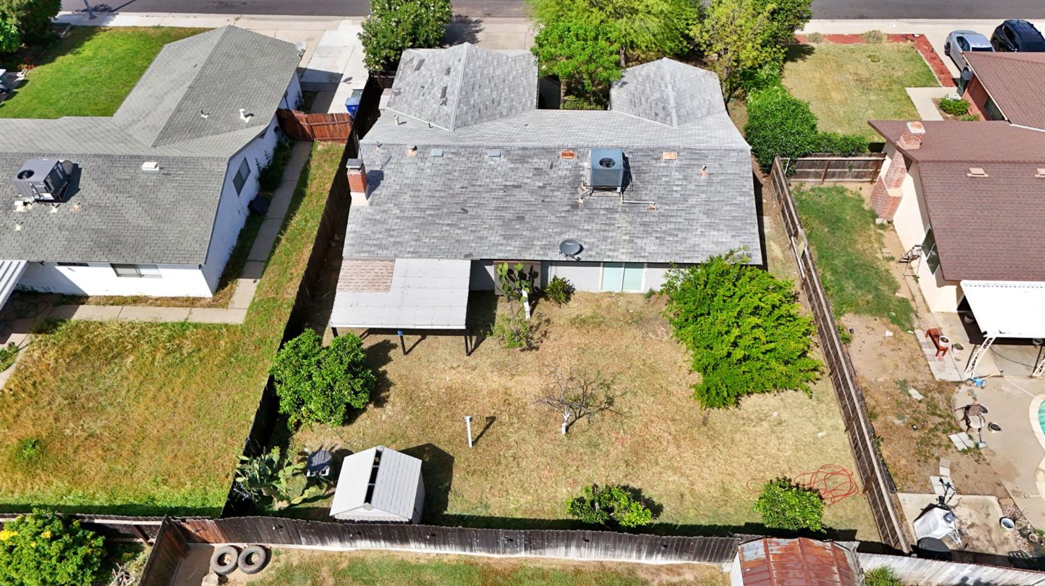 546 W Swift Ave, Clovis, CA 93612