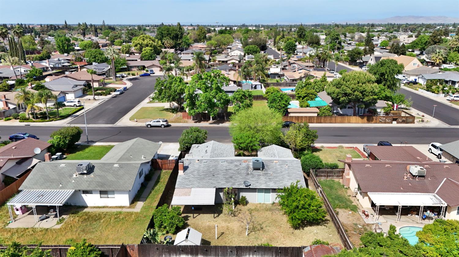 546 W Swift Ave, Clovis, CA 93612