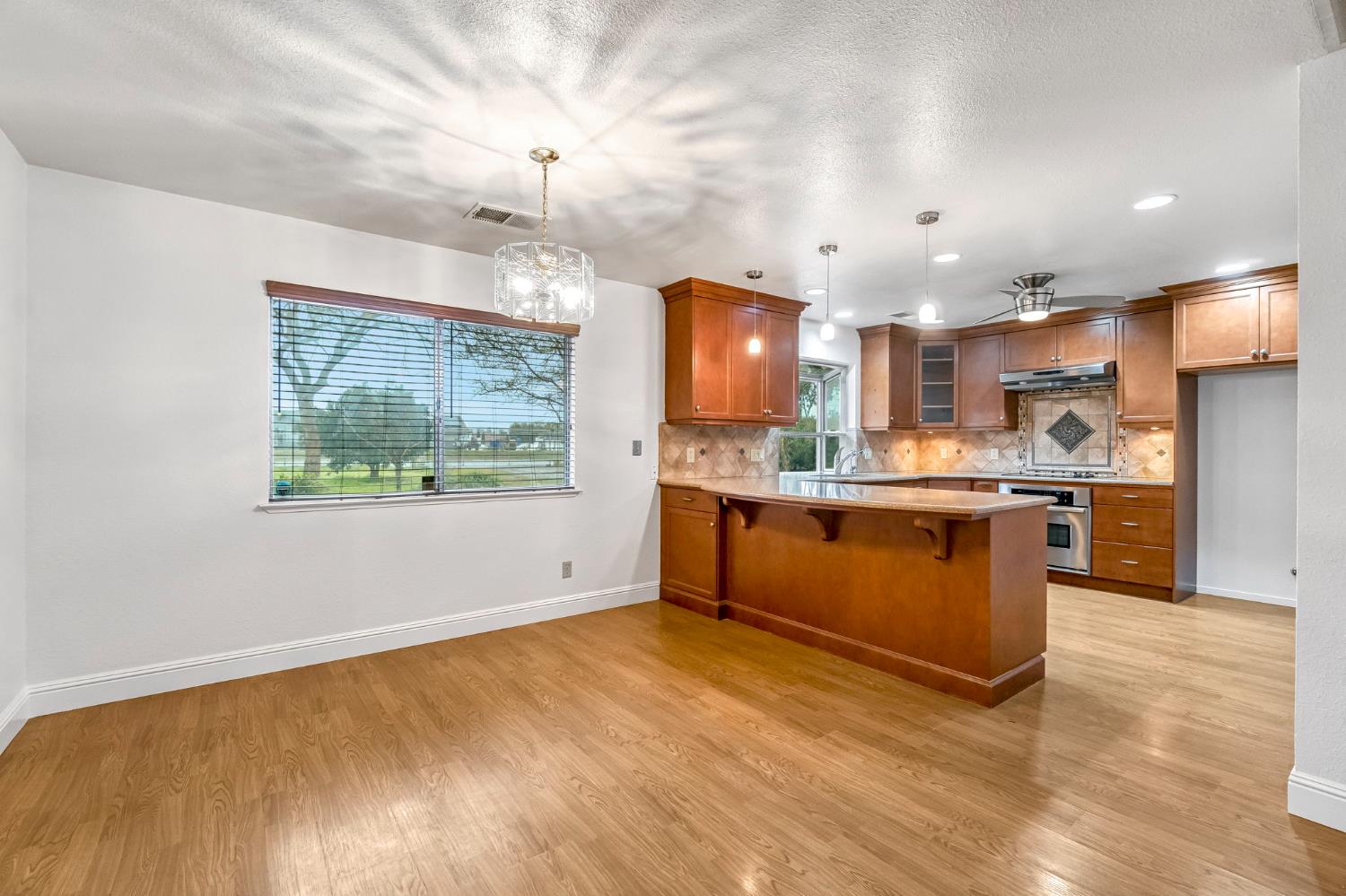 2203 N Cornelia Ave, Fresno, CA 93722