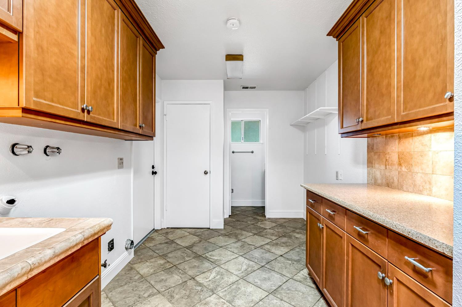 2203 N Cornelia Ave, Fresno, CA 93722