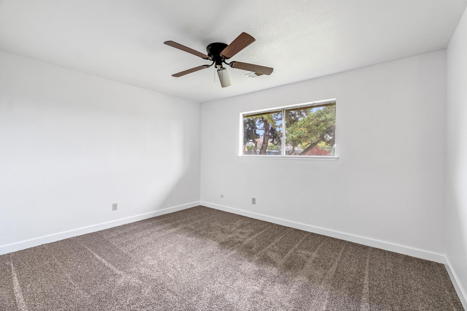 2203 N Cornelia Ave, Fresno, CA 93722