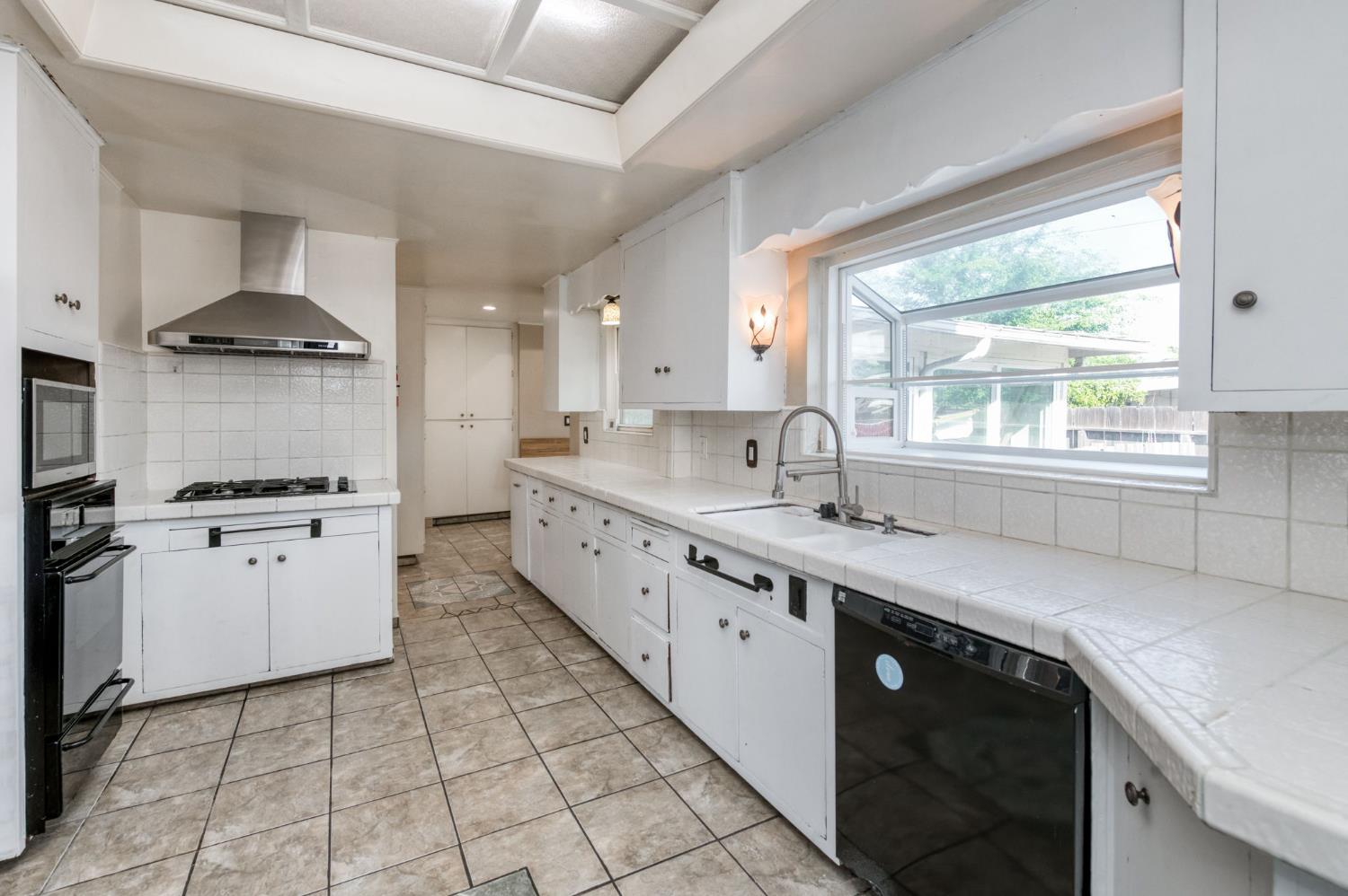 1407 E Princeton Ave, Fresno, CA 93704