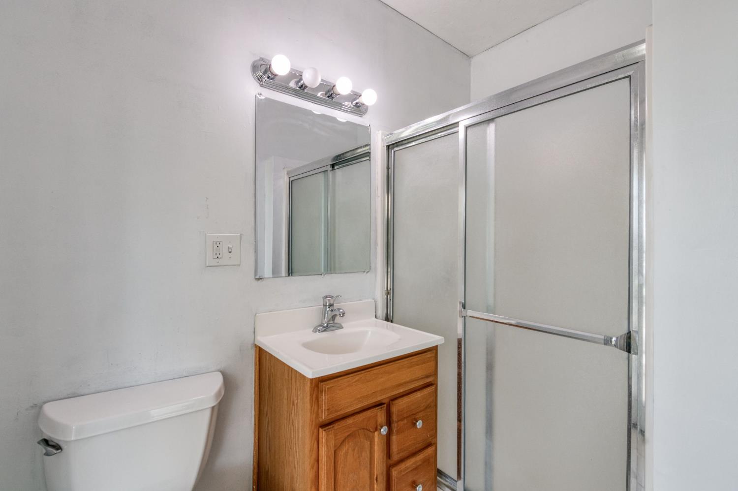 1407 E Princeton Ave, Fresno, CA 93704