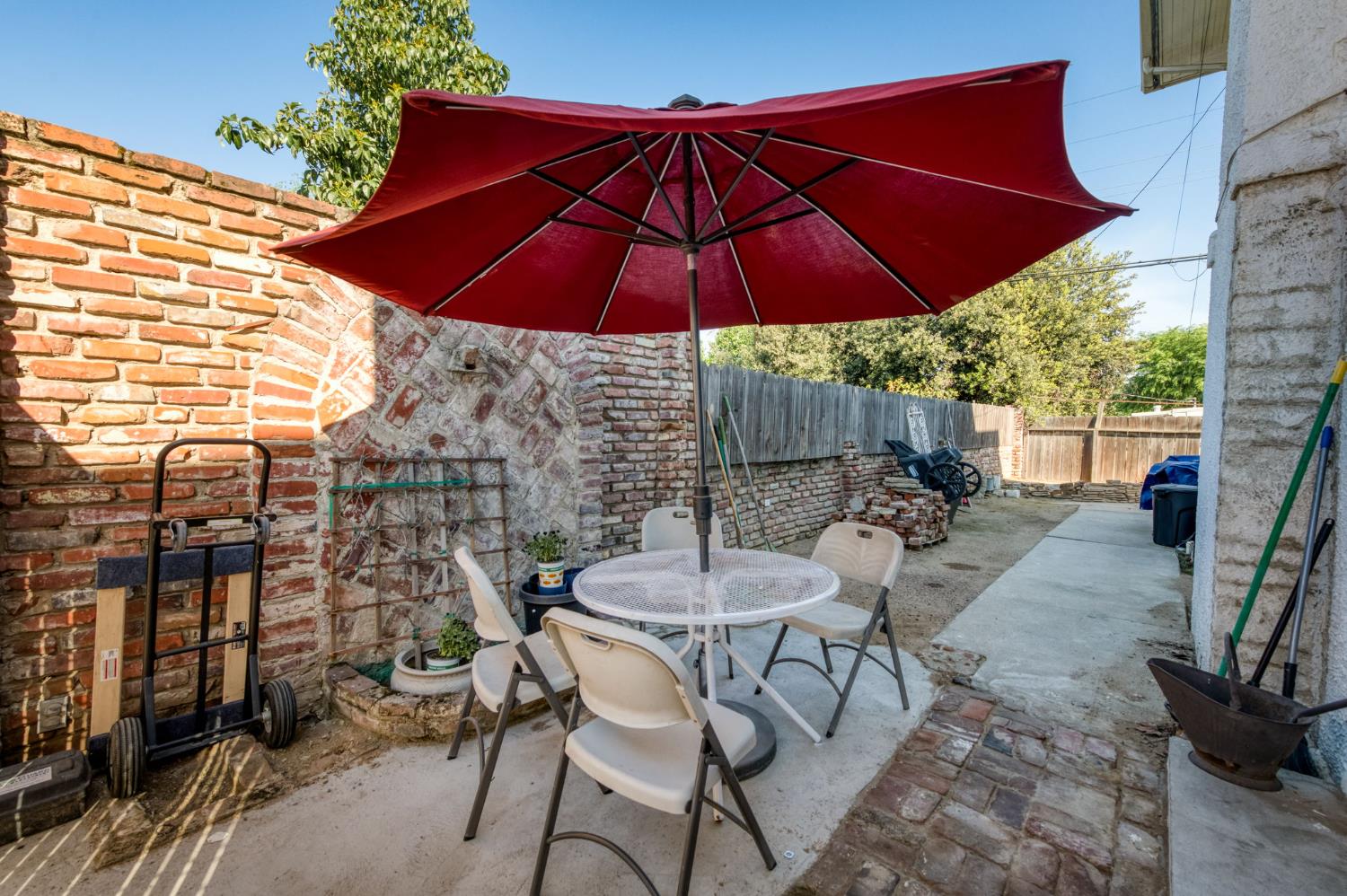 1407 E Princeton Ave, Fresno, CA 93704