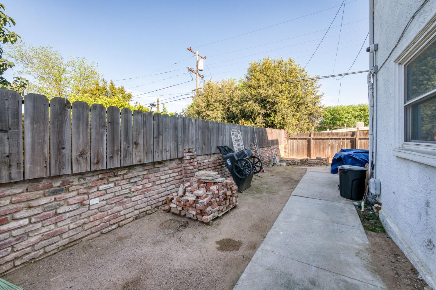 1407 E Princeton Ave, Fresno, CA 93704
