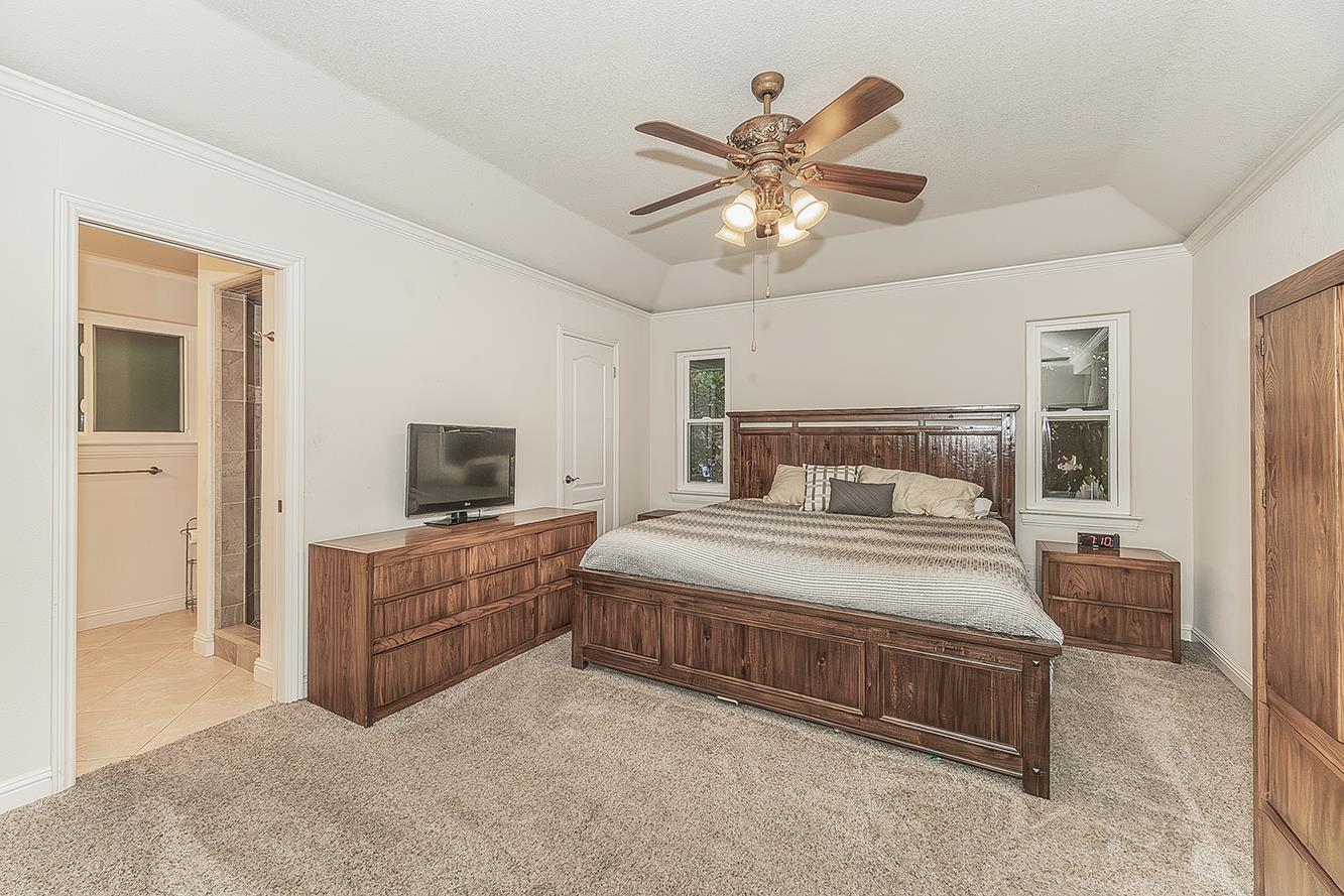 286 E Everglade Ave, Fresno, CA 93720