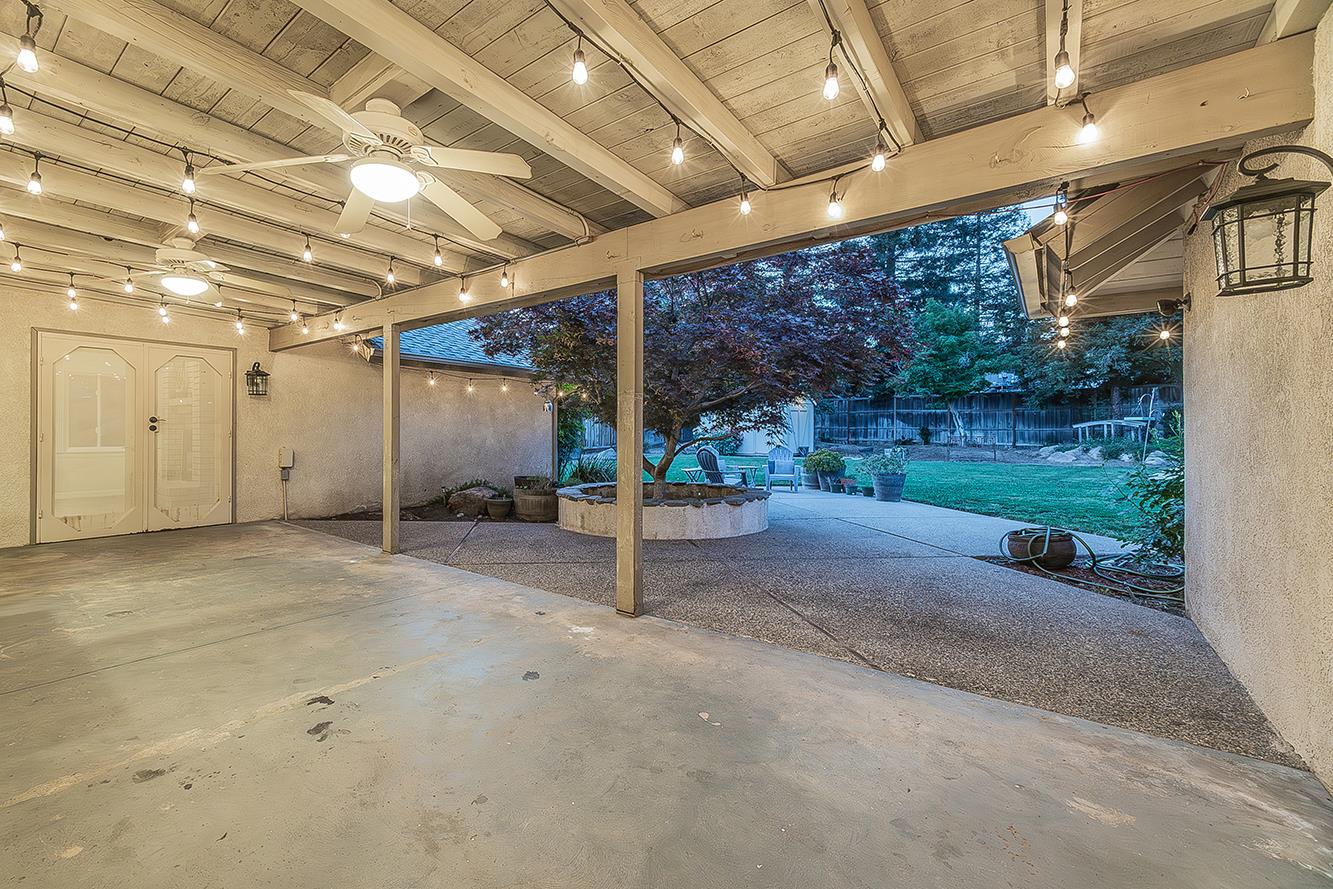 286 E Everglade Ave, Fresno, CA 93720