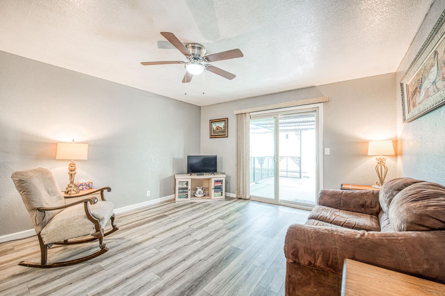 127 5Th St, Clovis, CA 93612