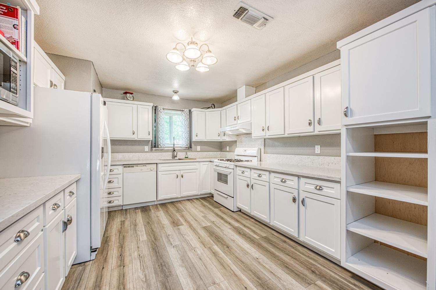 127 5Th St, Clovis, CA 93612