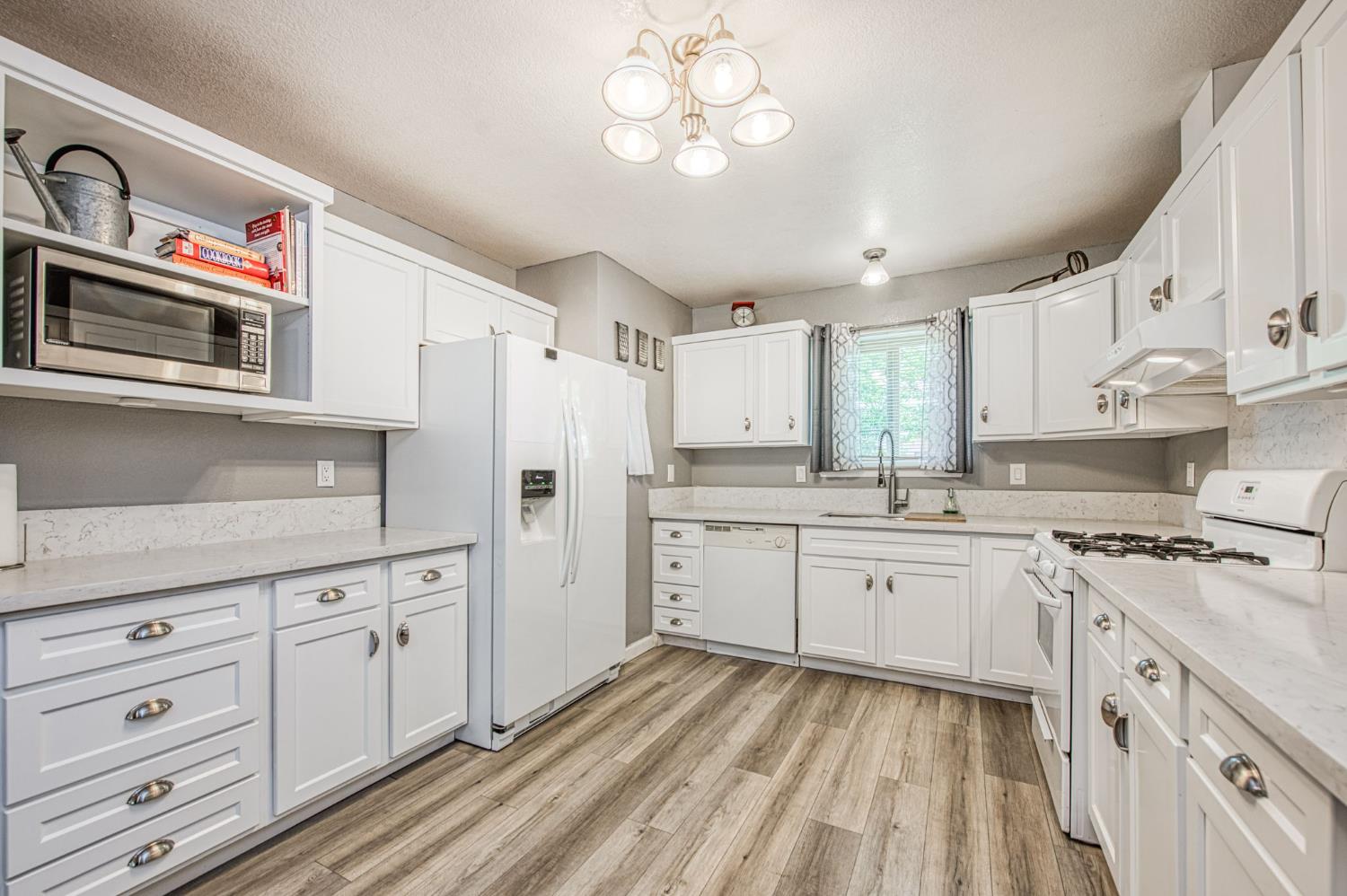 127 5Th St, Clovis, CA 93612