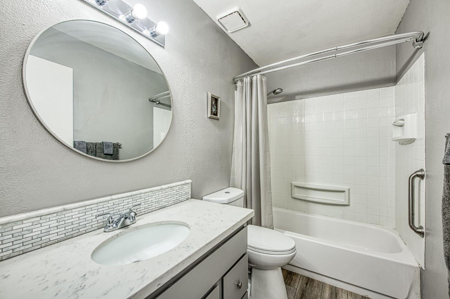 127 5Th St, Clovis, CA 93612