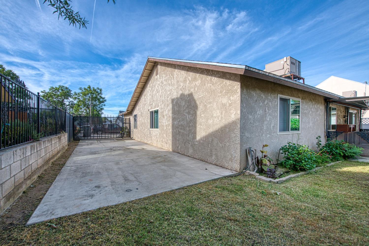 127 5Th St, Clovis, CA 93612