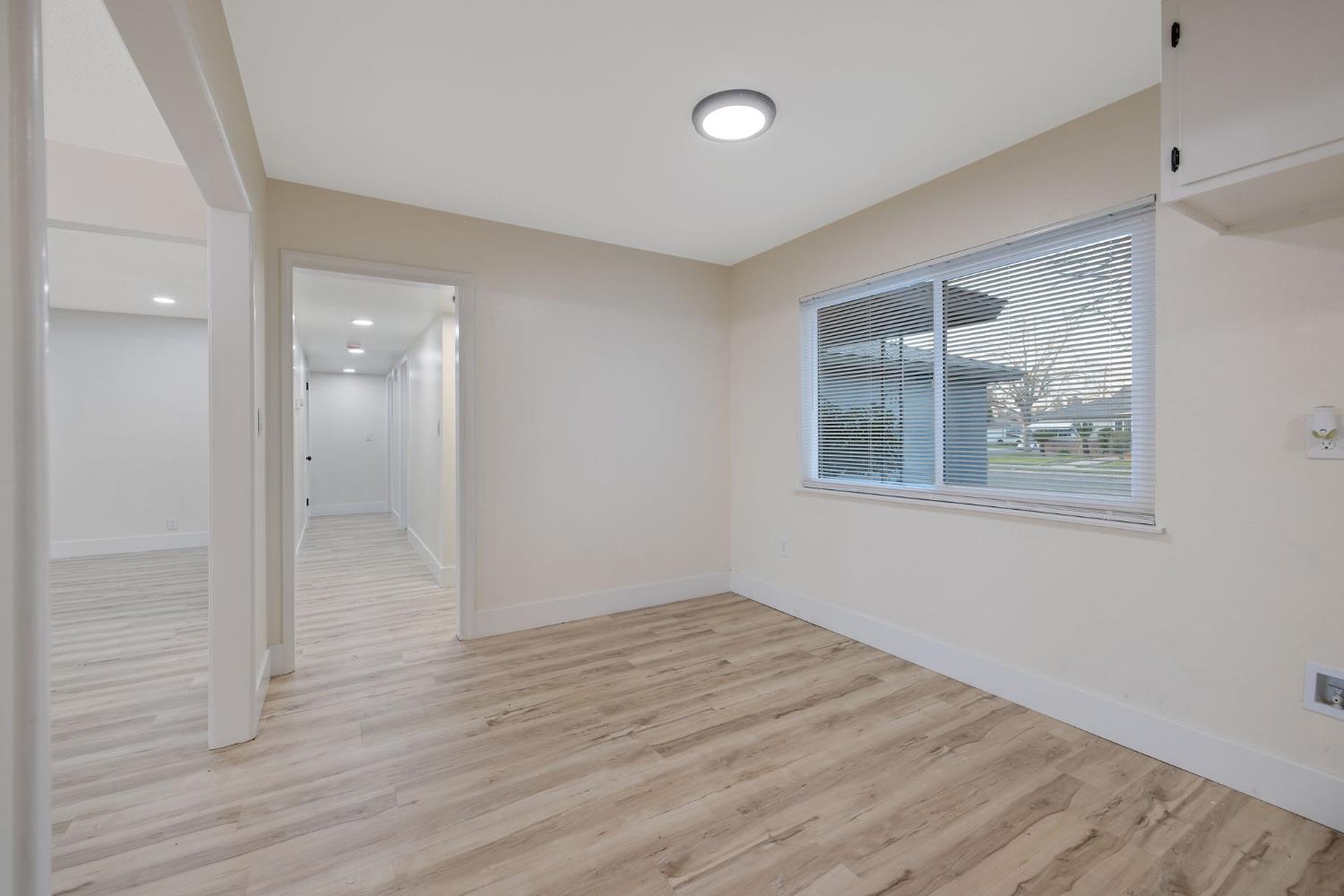 697 E Scott Ave, Fresno, CA 93710