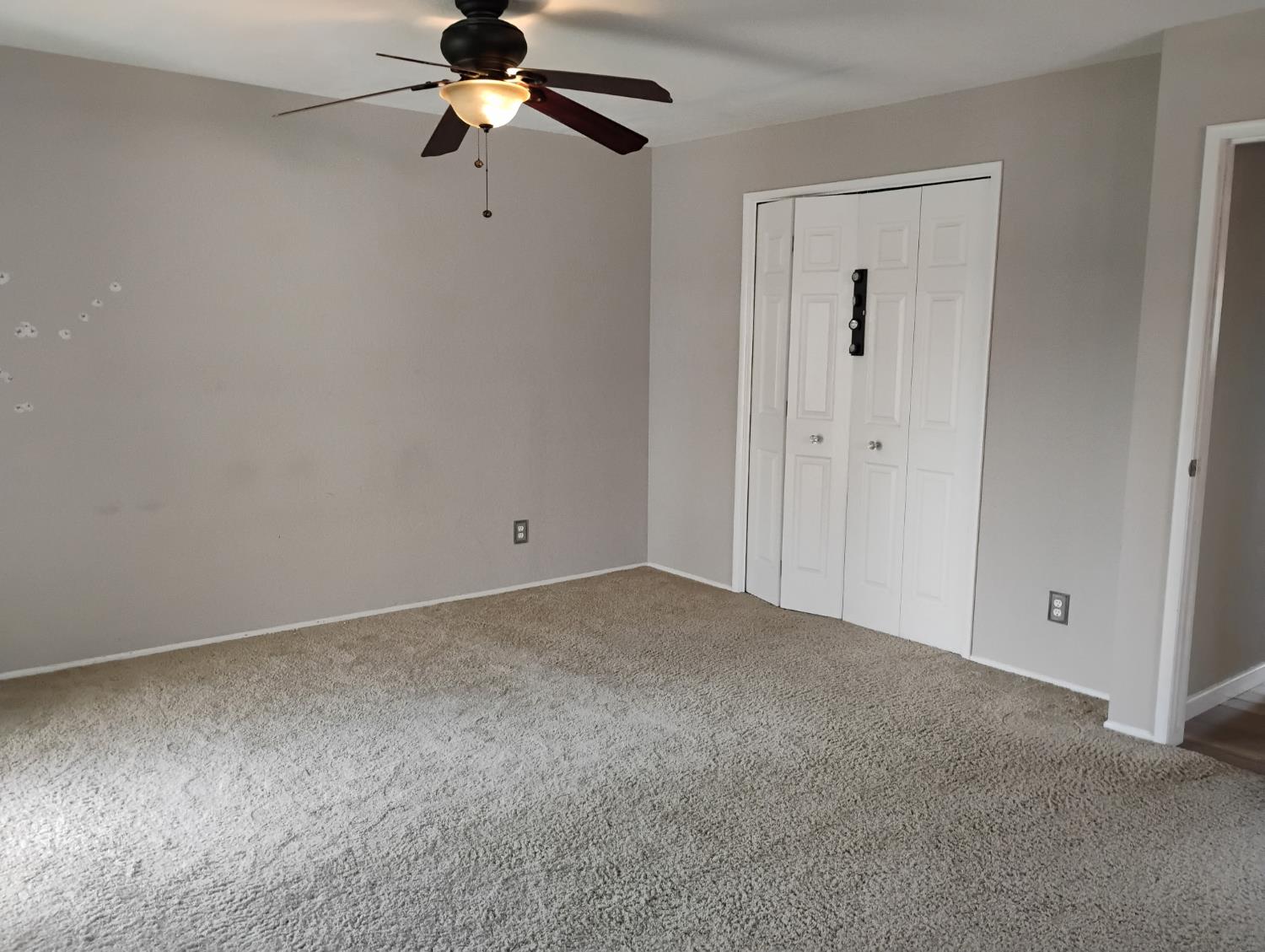 976 E Minarets Ave, Fresno, CA 93720