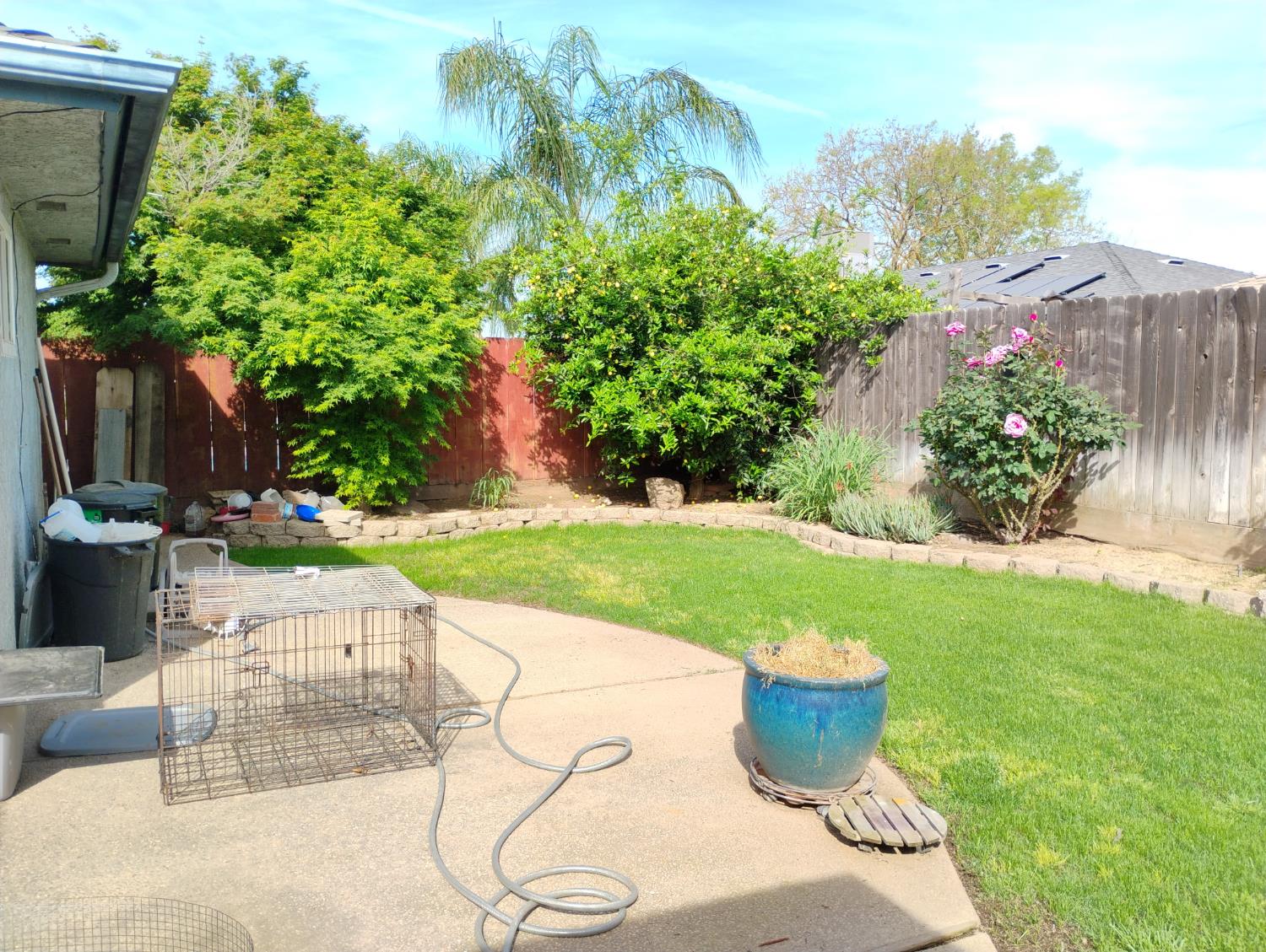 976 E Minarets Ave, Fresno, CA 93720