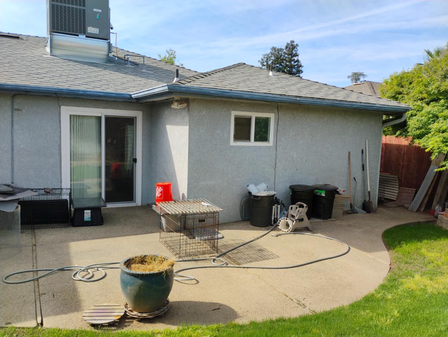 976 E Minarets Ave, Fresno, CA 93720