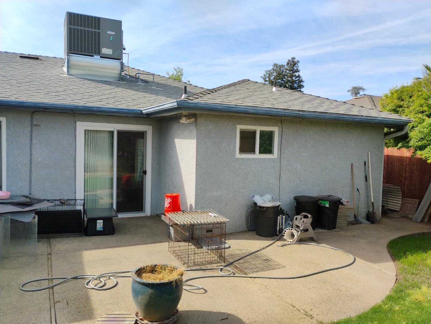 976 E Minarets Ave, Fresno, CA 93720