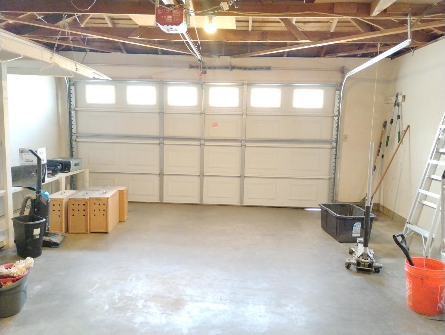 976 E Minarets Ave, Fresno, CA 93720