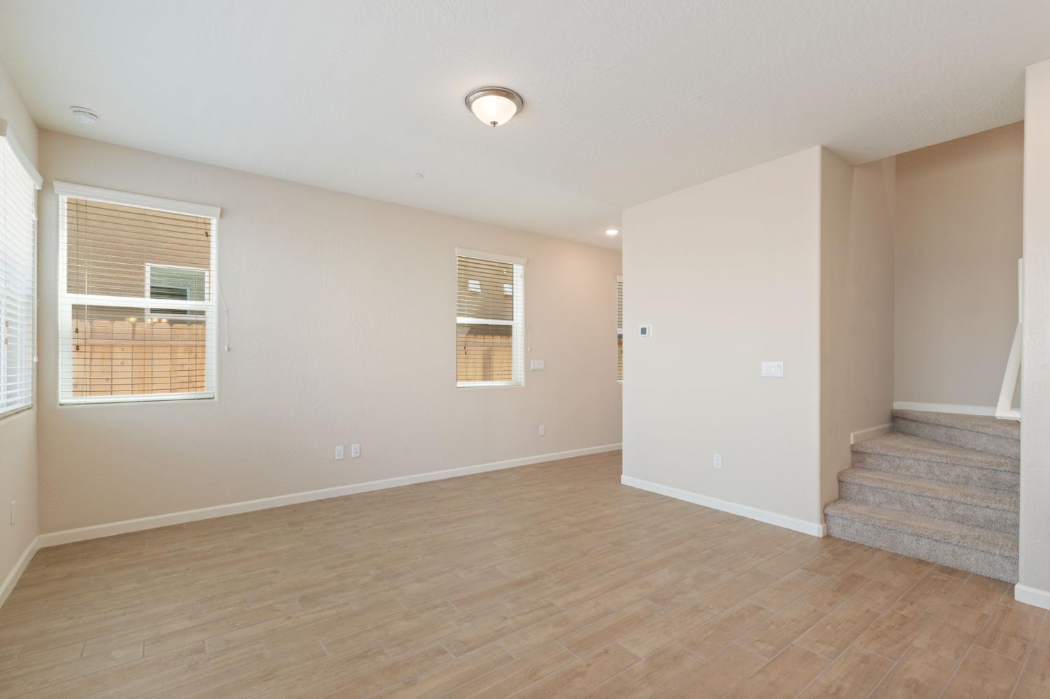 1109 Royalty Way W, Madera, CA 93636