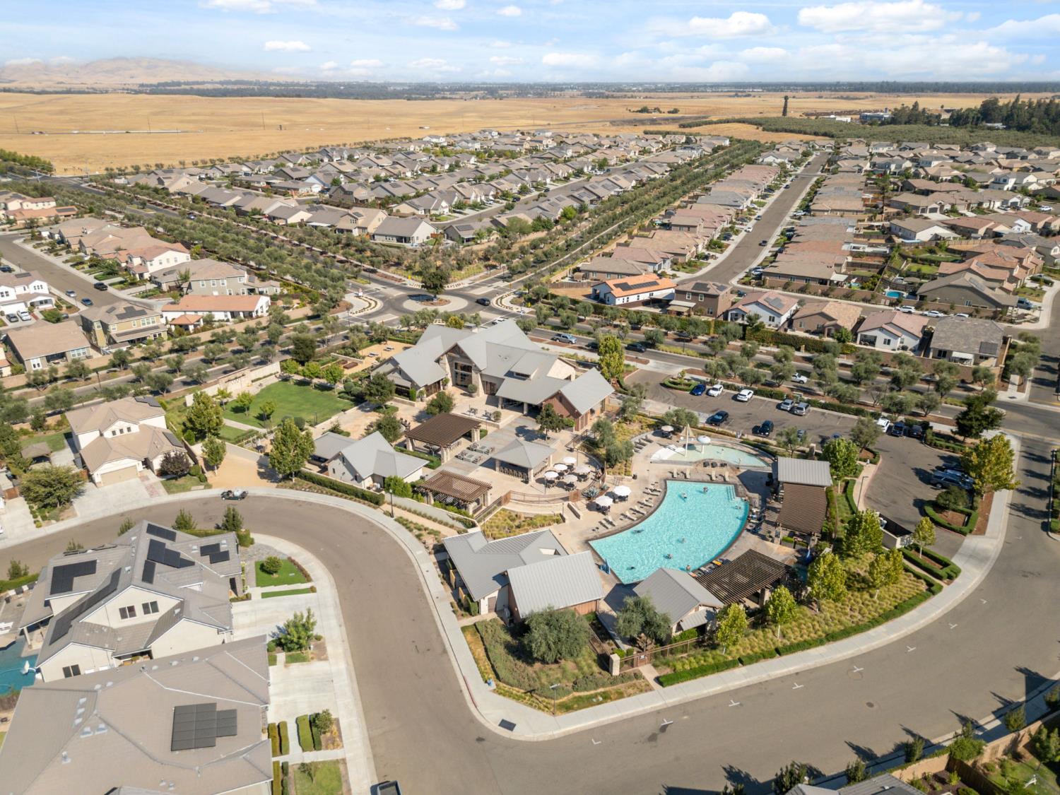 1109 Royalty Way W, Madera, CA 93636